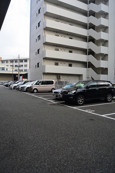 アイセレブ博多南 駐車場