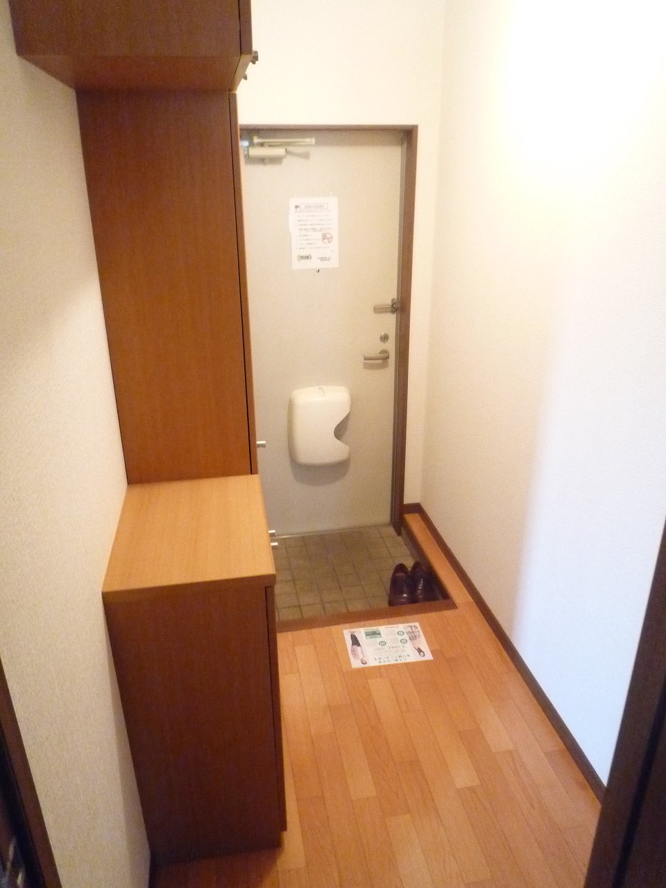 パルテールヒルズB 玄関